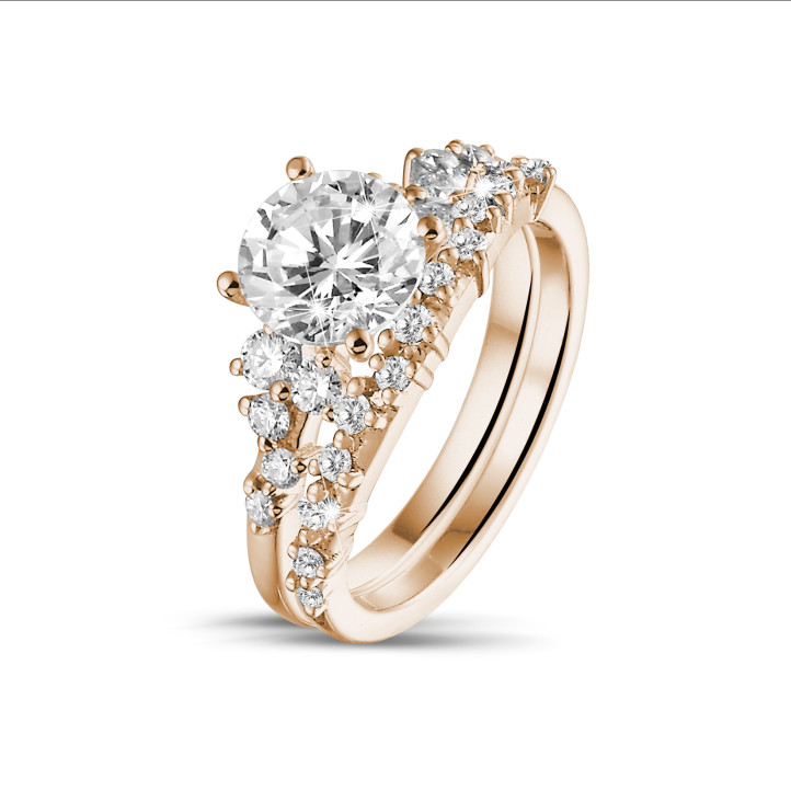 1.00 karaat solitaire clusterring in roodgoud met een ronde diamant