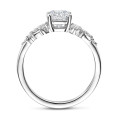 1.50 karaat solitaire clusterring in wit goud met een cushion slijpvorm diamant