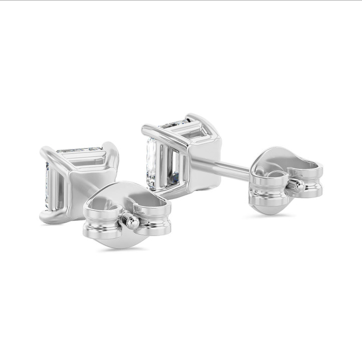 3.00克拉白金阿斯切培育钻石耳钉